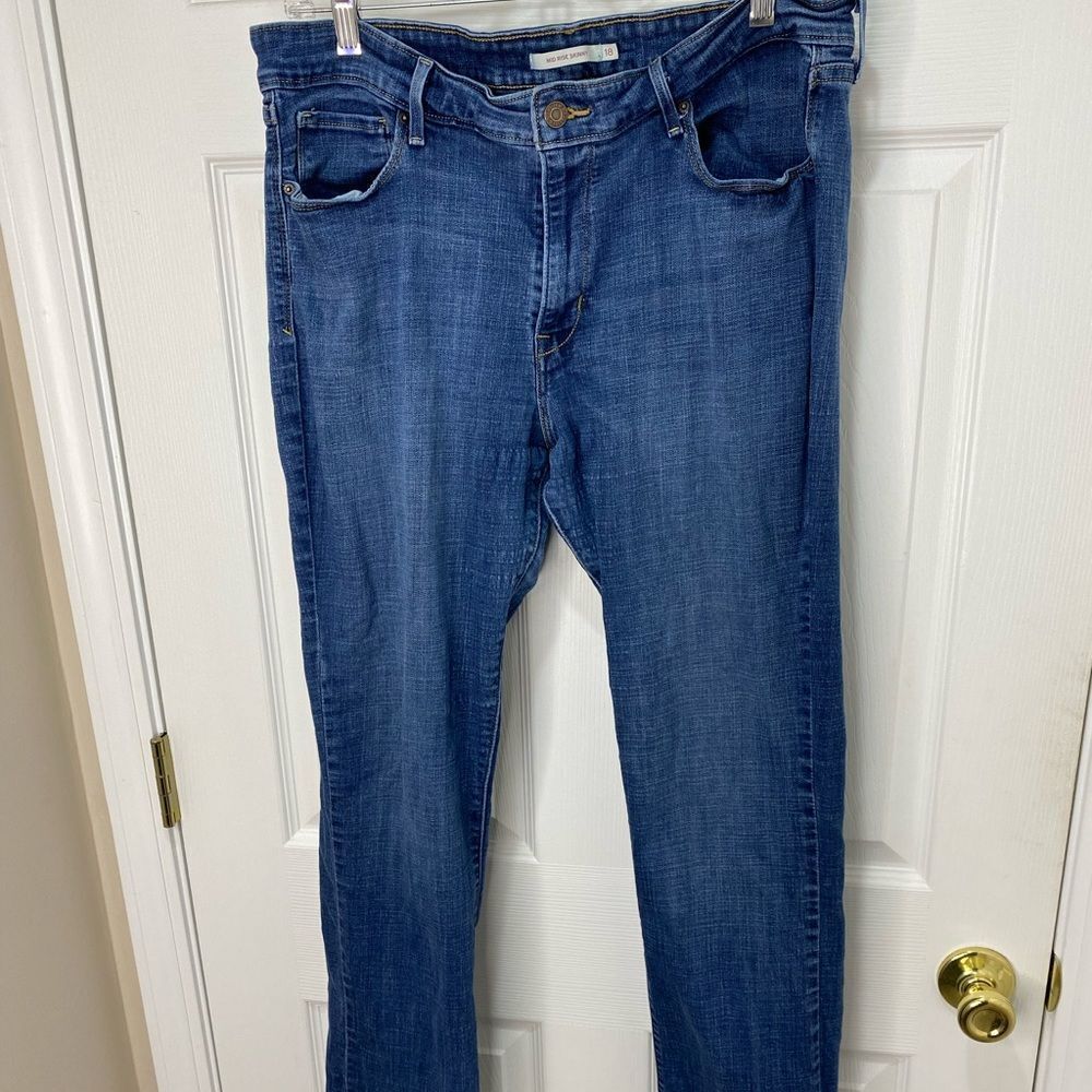 Levi’s mid rise skinny blue jeans, size 18 - Picture 2 of 11